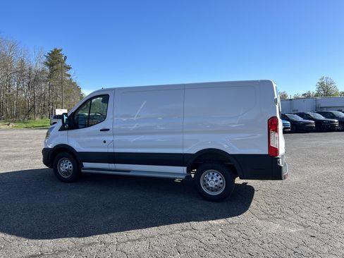 Used 2024 Ford Transit 250 Low Roof AWD w/ Exterior Upgrade Package image 5