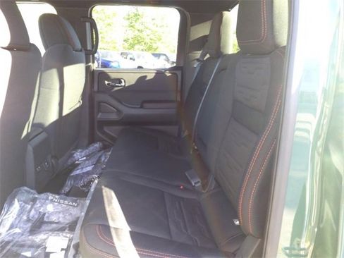 Certified 2025 Nissan Frontier PRO-4X w/ Pro Convenience Package image 8
