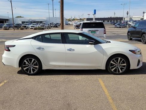 Used 2023 Nissan Maxima SV w/ Floor Mat Group image 2