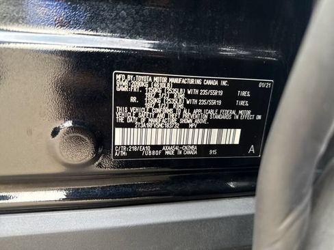 Used 2021 Toyota RAV4 XLE Premium AWD/4WD image 16