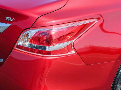 Used 2013 Nissan Altima 2.5 SV FWD image 8