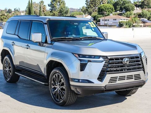 Certified 2025 Lexus GX 550 w/ Accessory Package (2T) AWD/4WD image 3