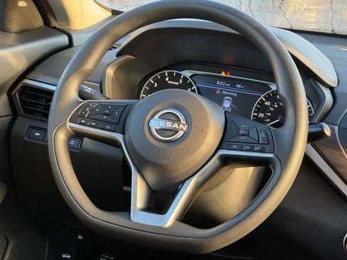 Used 2024 Nissan Altima 2.5 SV image 12