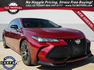 Used 2019 Toyota Avalon XSE FWD video 1