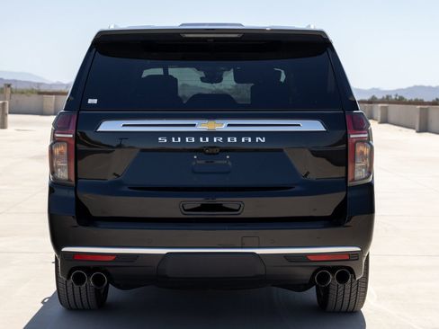 Used 2024 Chevrolet Suburban High Country AWD/4WD image 9