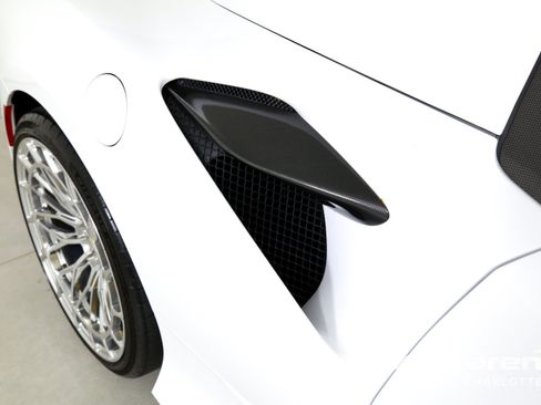 Used 2023 Ferrari F8 Tributo RWD image 31