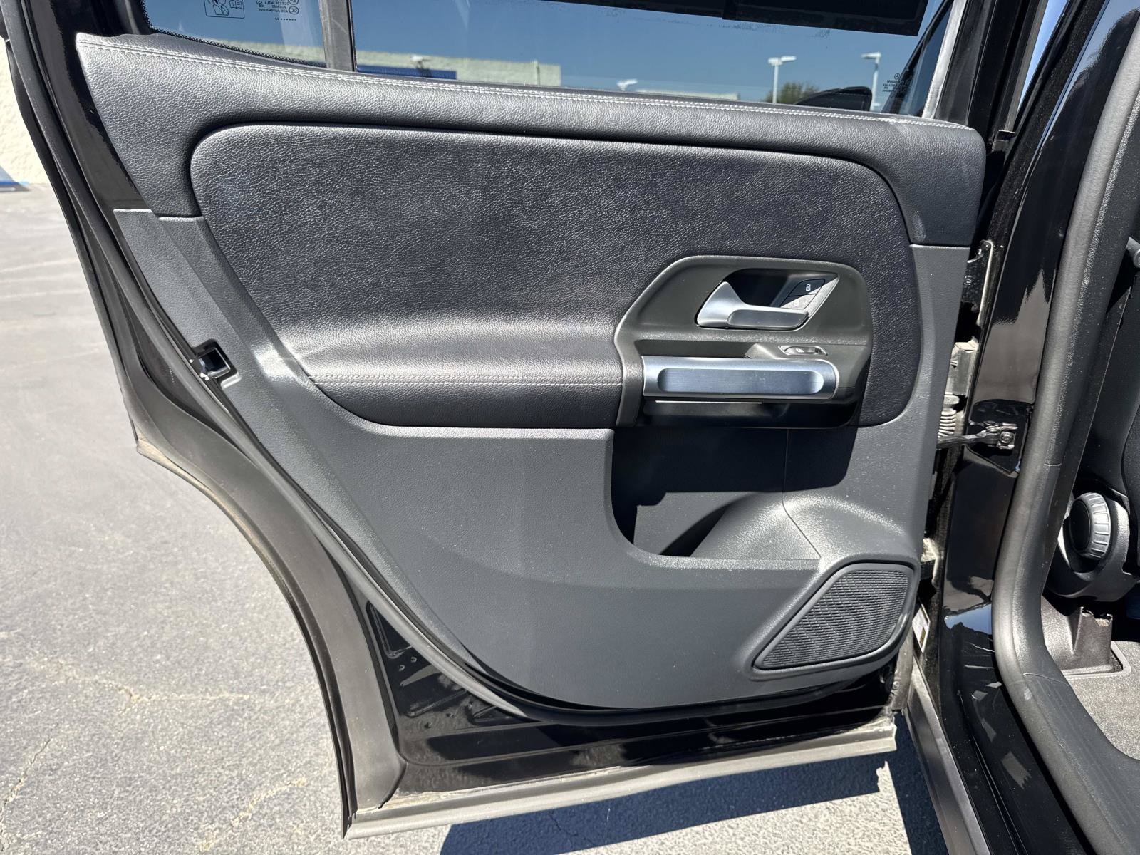 Used 2022 Mercedes-Benz GLB 250 image 26