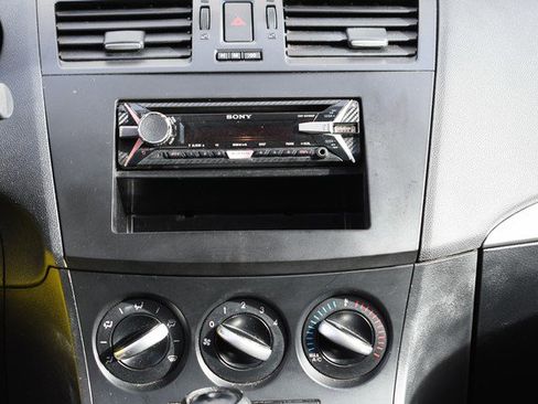 Used 2013 MAZDA MAZDA3 i Sport image 19