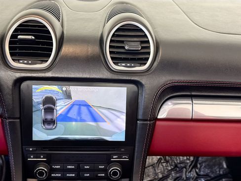 Used 2022 Porsche 718 Boxster S image 17