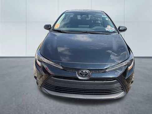 Used 2025 Toyota Corolla LE FWD image 6
