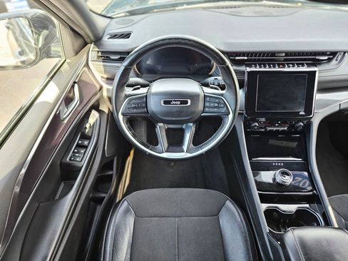 Used 2021 Jeep Grand Cherokee L Laredo image 13