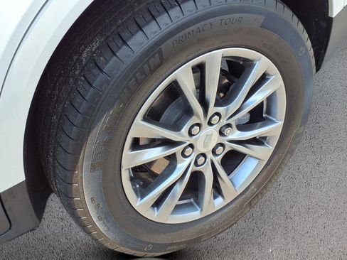 Certified 2022 Cadillac XT5 Premium Luxury image 9