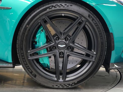 Used 2025 Aston Martin V8 Vantage Coupe image 50