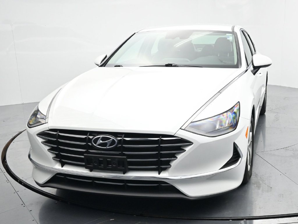 Used 2022 Hyundai Sonata SE w/ Cargo Package FWD image 3