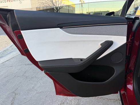 Used 2026 Tesla Model Y Long Range image 20