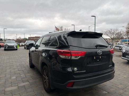 Used 2019 Toyota Highlander XLE image 18