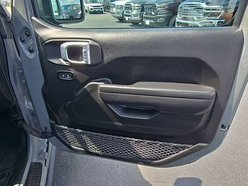 Used 2022 Jeep Wrangler Unlimited Sport AWD/4WD image 45