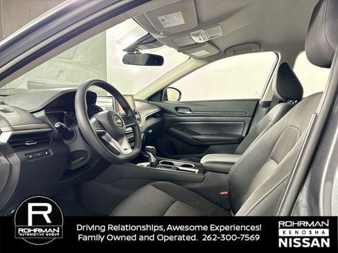 Certified 2024 Nissan Altima 2.5 SV image 4