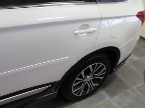 Used 2018 Mitsubishi Outlander GT AWD/4WD image 37