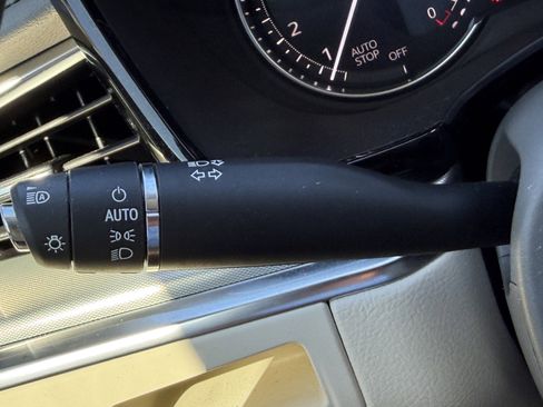 Certified 2023 Cadillac XT5 Premium Luxury image 28