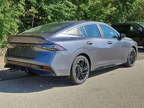 New 2026 Nissan Sentra SR FWD image 6