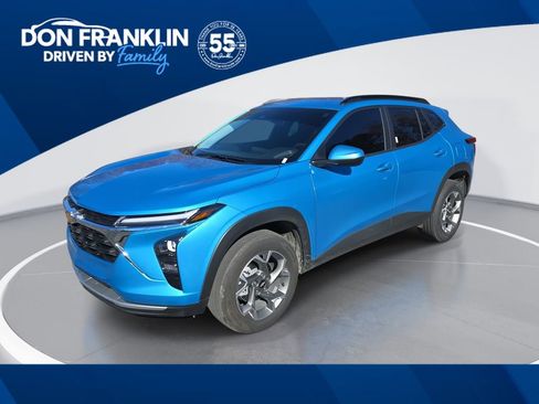 Used 2025 Chevrolet Trax LT w/ Driver Confidence Package FWD image 1