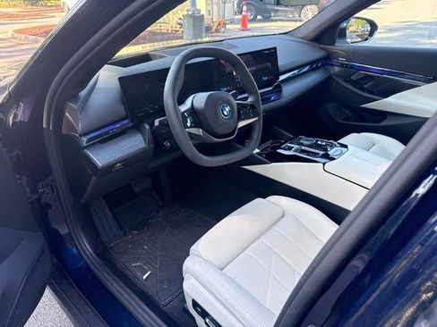 Used 2026 BMW i5 eDrive40 RWD image 16