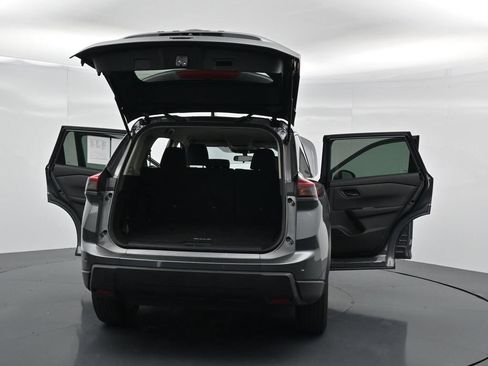 Used 2025 Nissan Rogue S AWD/4WD image 35