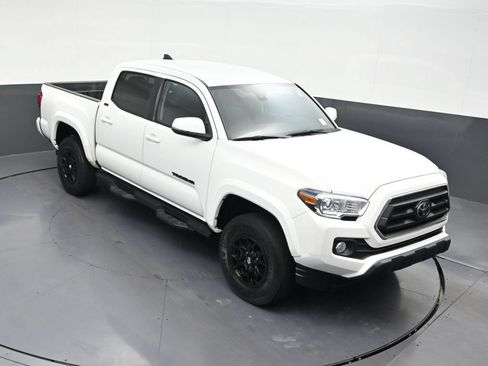 Used 2022 Toyota Tacoma SR5 RWD image 21
