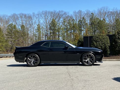 Used 2019 Dodge Challenger R/T image 5