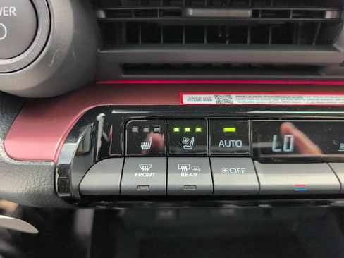 New 2026 Toyota Prius Plug-In Hybrid FWD image 19