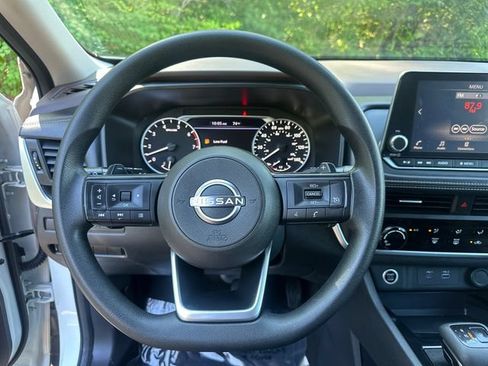 Used 2023 Nissan Rogue S AWD/4WD image 32