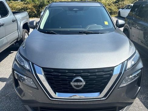 Used 2023 Nissan Rogue SV FWD image 2