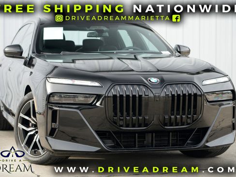 Used 2023 BMW 760i xDrive w/ Executive Package image 2