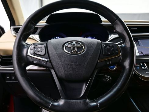 Used 2014 Toyota Avalon Limited w/ Technology Package FWD image 24