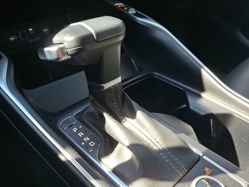 Used 2025 Kia Sorento S image 14