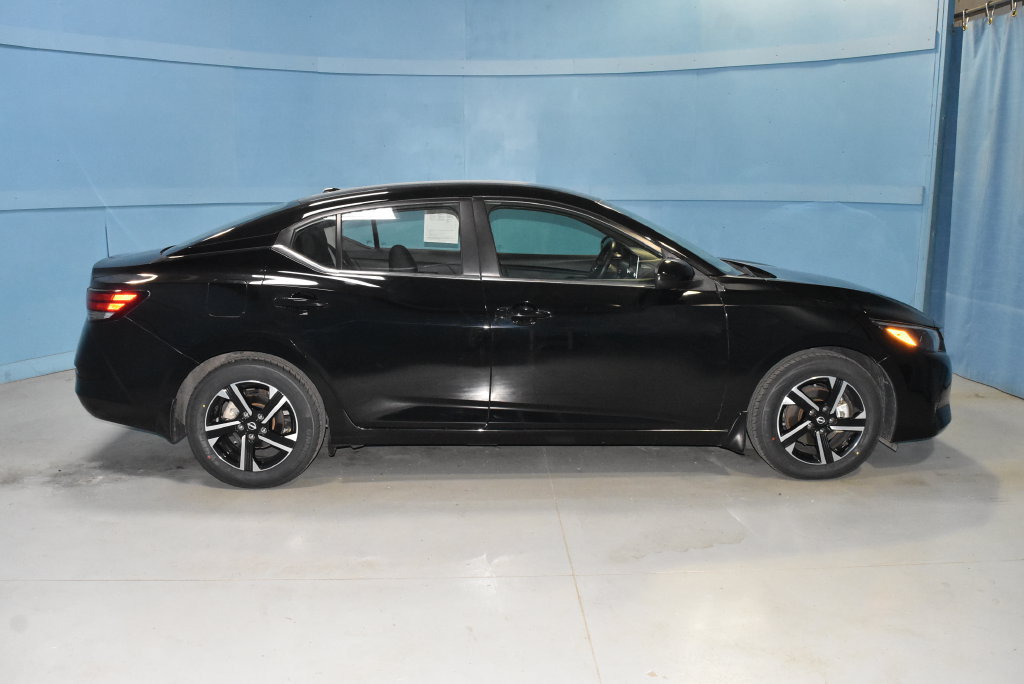 Used 2025 Nissan Sentra SV FWD image 21