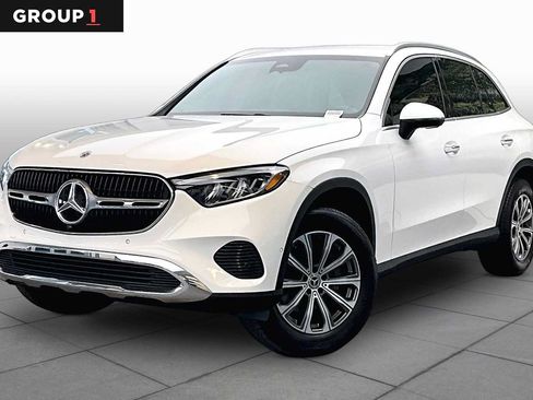 Used 2024 Mercedes-Benz GLC 300 4MATIC image 1