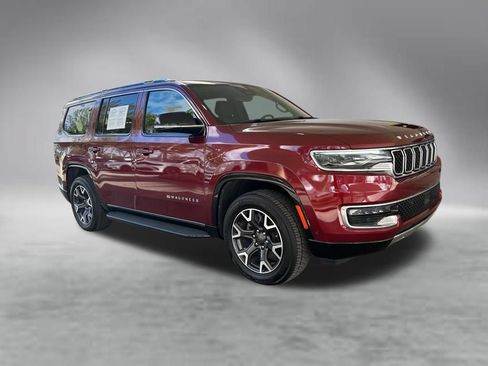 Used 2023 Jeep Wagoneer Series III w/ Preferred Equipment Group RWD image 2