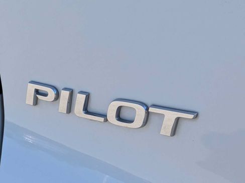 Used 2020 Honda Pilot Elite image 12