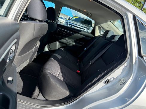 Used 2016 Nissan Altima 2.5 SV w/ Convenience Package FWD image 12