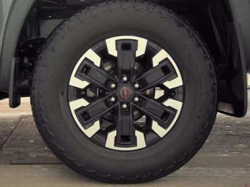 Certified 2023 Nissan Frontier PRO-4X w/ Technology Package image 17