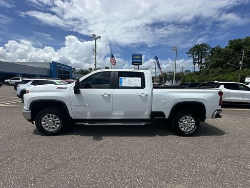 Used 2025 Chevrolet Silverado 2500 LT AWD/4WD image 13