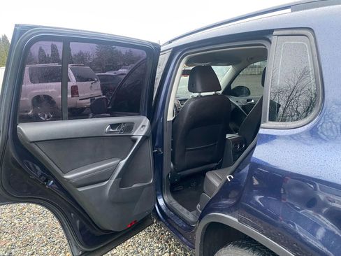 Used 2016 Volkswagen Tiguan S image 10