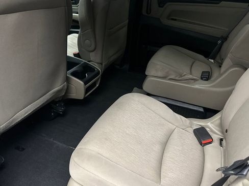 Used 2019 Honda Odyssey LX image 12