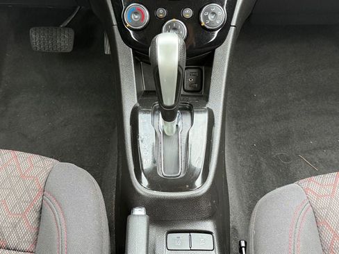 Used 2020 Chevrolet Sonic LT w/ Convenience Package FWD image 27