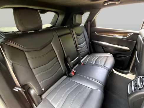 Used 2018 Cadillac XT5 Platinum AWD/4WD image 19