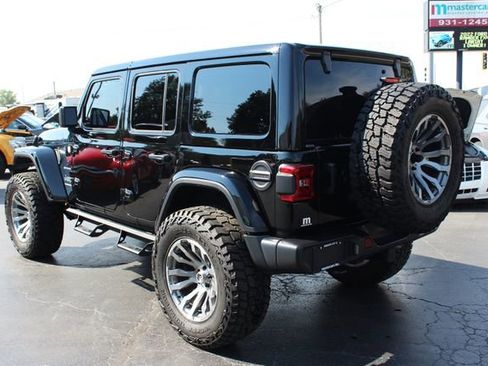 Used 2024 Jeep Wrangler Sahara image 10