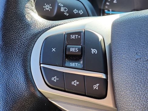 Used 2022 Ford Explorer XLT w/ Equipment Group 202A image 21