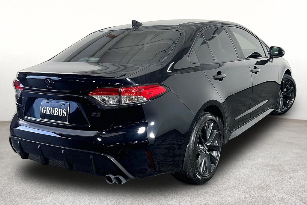 Used 2024 Toyota Corolla SE FWD image 2